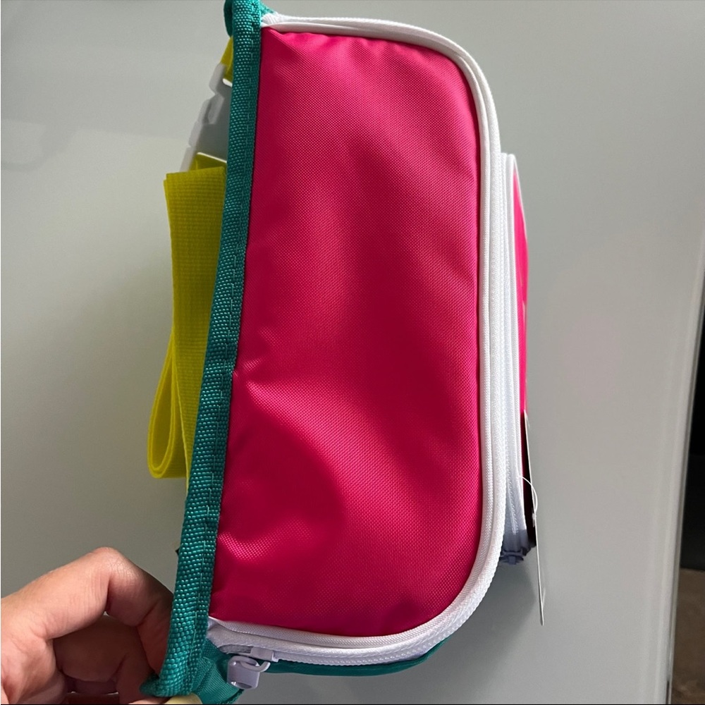 Igloo• 90s Retro Collection Fanny Pack Portable Cooler - Picture 4 of 13